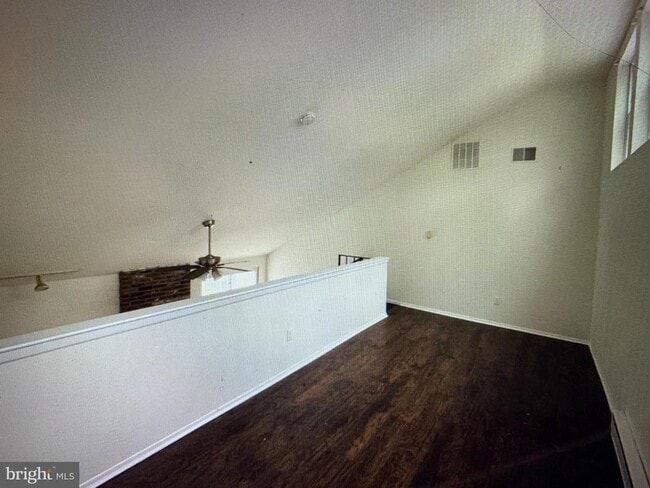 Building Photo - 502 Bromley Estate