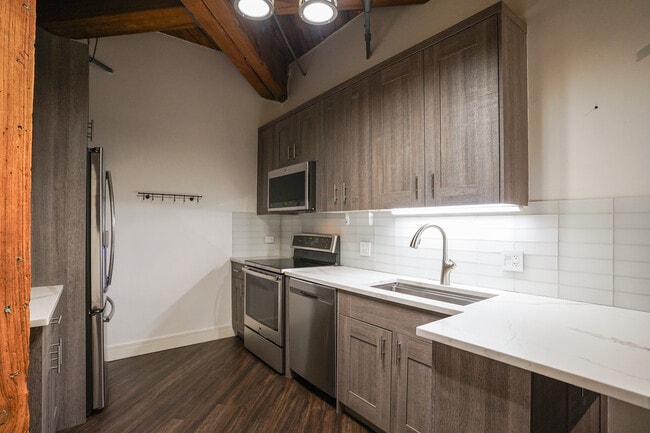 Building Photo - 225 W Huron St