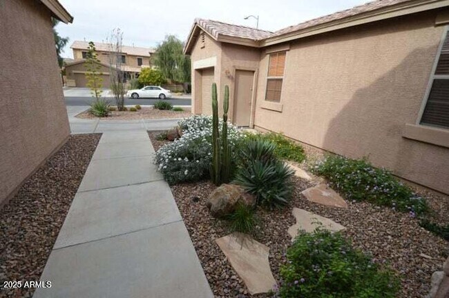 Foto del edificio - 857 W Glenmere Dr