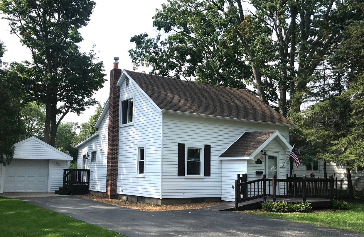 Primary Photo - 222 Franklin St