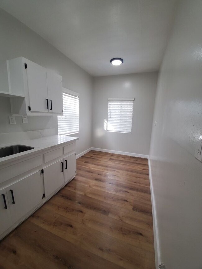 Building Photo - 6717 San Pedro St