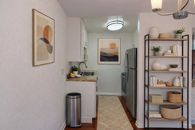 Building Photo - 970 Palm Avenue