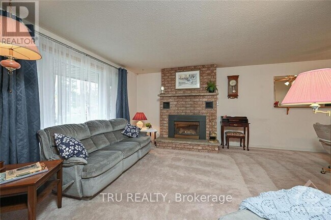 Building Photo - 5 Beverly St