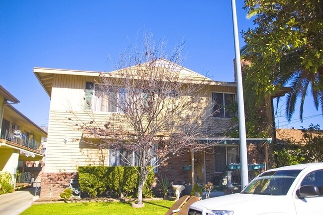 Foto principal - 341 W Dryden St
