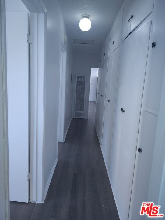 Foto del edificio - 2630 S La Salle Ave