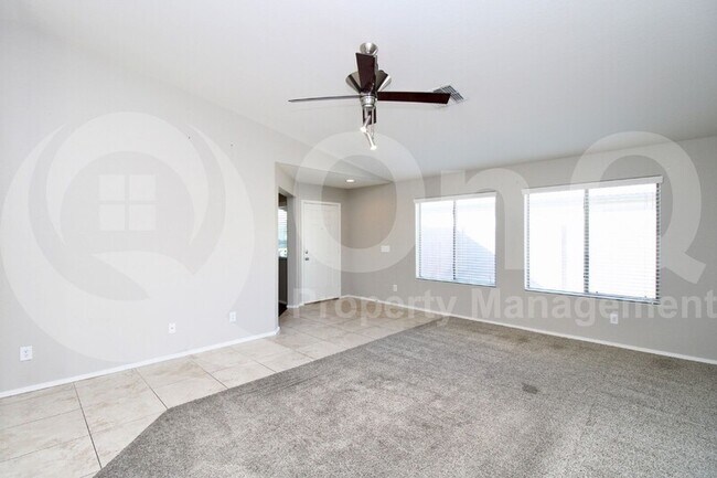 Foto del edificio - 18622 W Vogel Ave