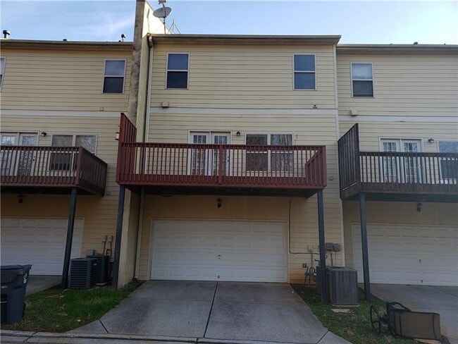 Building Photo - 801 Riverdance Dr
