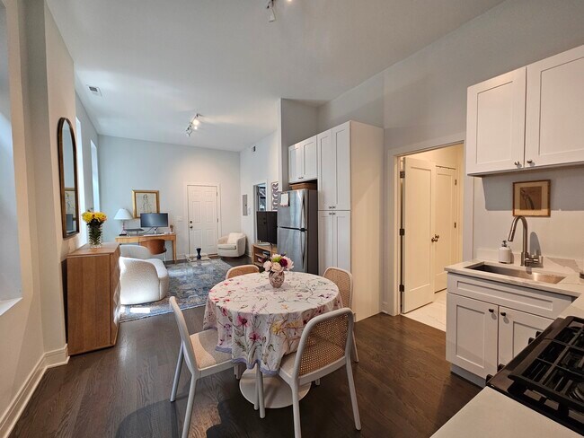 Foto del edificio - 951 W Armitage Ave