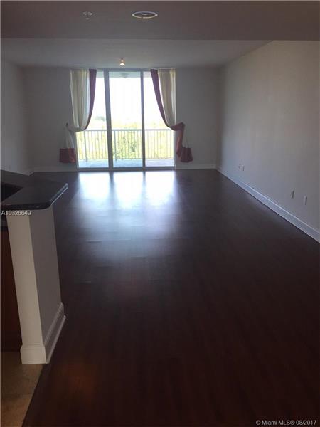 Building Photo - 15051 Royal Oaks Ln