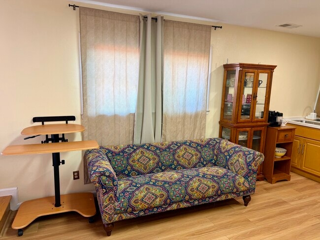 Building Photo - 5419 Silva Ave