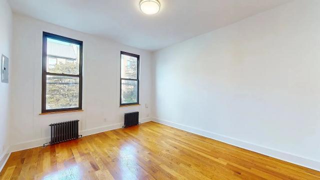 Foto principal - 1 bedroom in RIDGEWOOD NY 11385