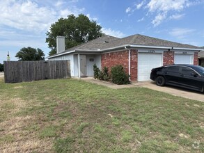 Building Photo - 10274 Aurora Dr
