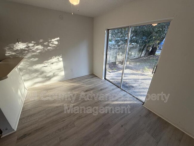 Building Photo - 10001 Turkey Trot Pl