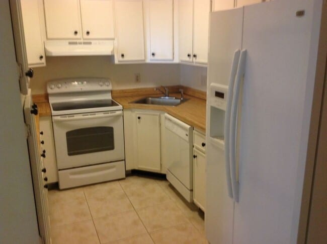 Foto del edificio - 954 Courtyard Ln