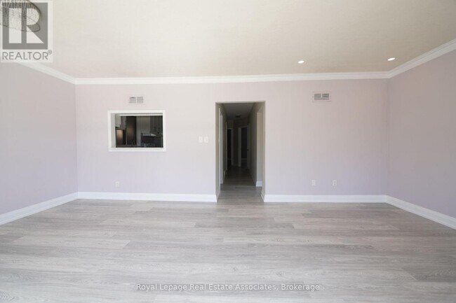 Photo du bâtiment - 11 Mississauga Rd N