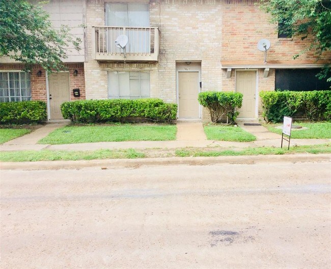 Foto del edificio - 7829 Fuqua St