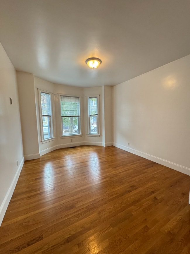 Building Photo - 157 M St