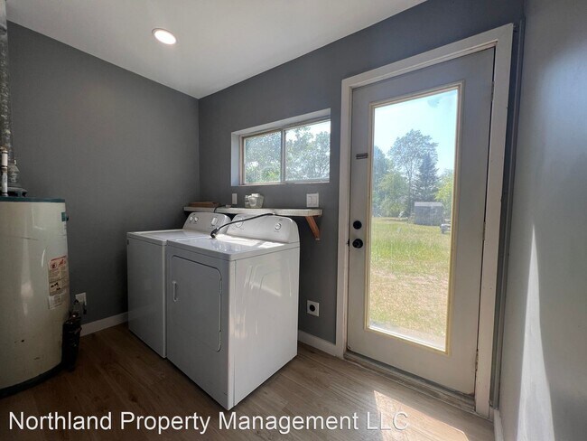 Foto del edificio - 2 br, 1 bath House - 203 Division St