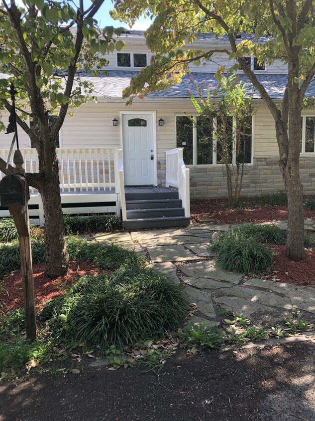 Primary Photo - 8363 Bodkin Ave
