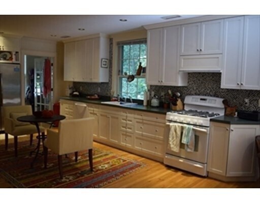 Foto del edificio - 582 Blue Hill Avenue