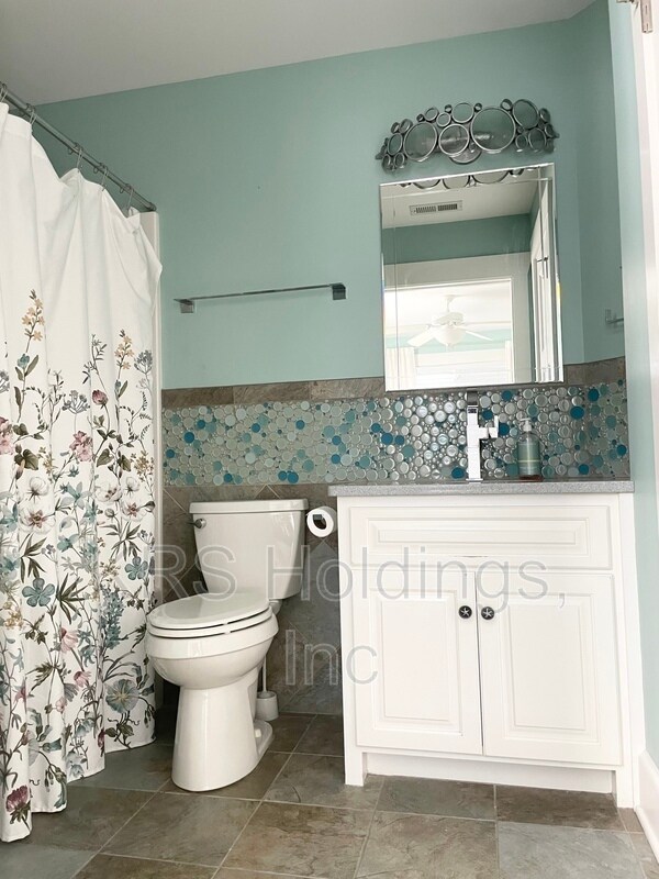 Building Photo - 2604 E Pembroke Ave