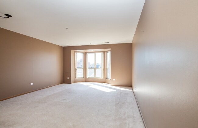 Living Room - 57 E Hattendorf Ave