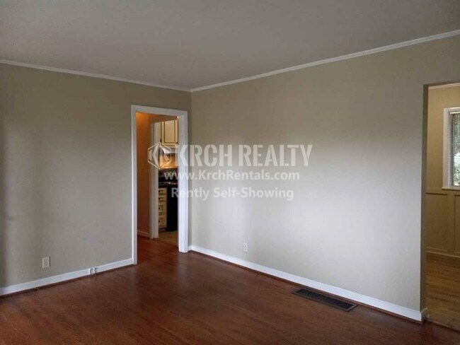 Building Photo - Gorgeous 3-Bed, 2-Bath Home w/ Garage!