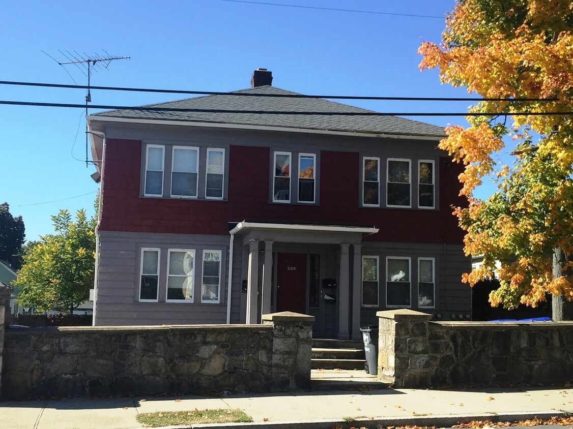 Primary Photo - 528 Academy Ave