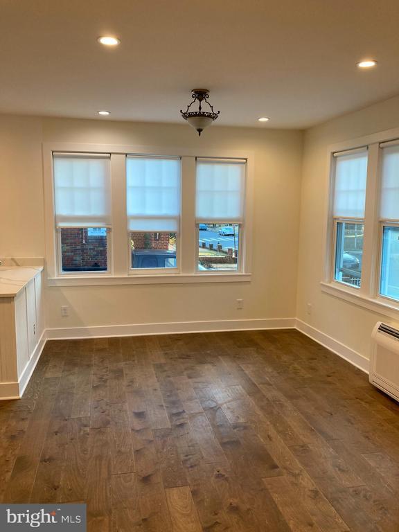 Building Photo - 2506 33rd St SE