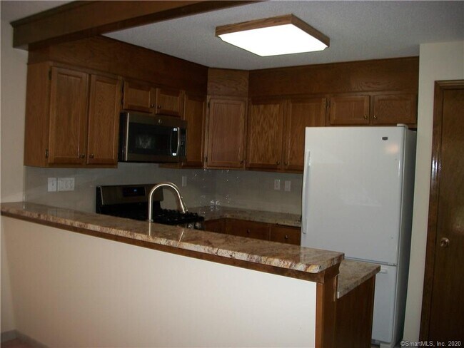 Building Photo - 33 Copper Beech Dr
