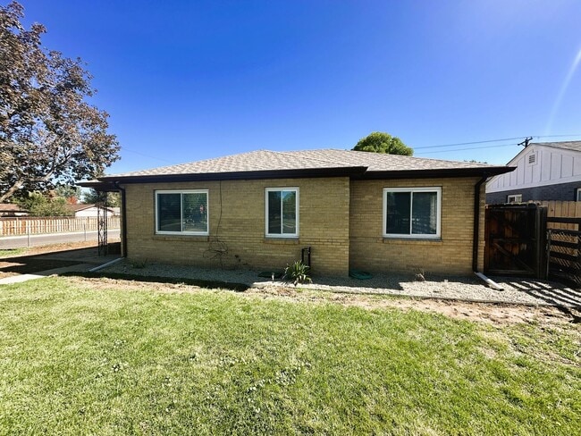 3 Bed 1 Bath Ranch in North Park Hill! (Av... - 3 Bed 1 Bath Ranch in North Park Hill! (Av... House