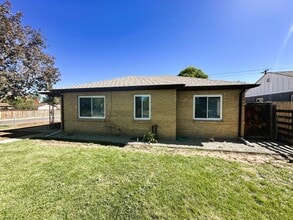 Building Photo - 2590 Oneida St