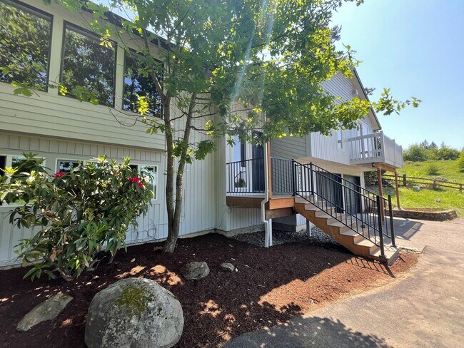 Foto del edificio - 27 Acres of Private Valley Remodeled Home In Damascus 3Bd/3Ba with Basement!!! Beautiful Deck wit...