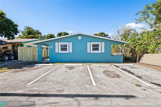 Building Photo - 1135 NW 6th Ave