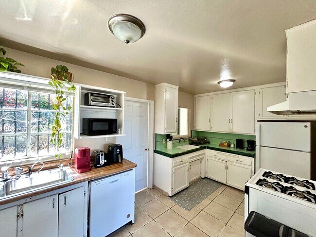 Foto del edificio - Charming 2 Bed / 1 Bath Home in Desirable Oak Park in San Diego