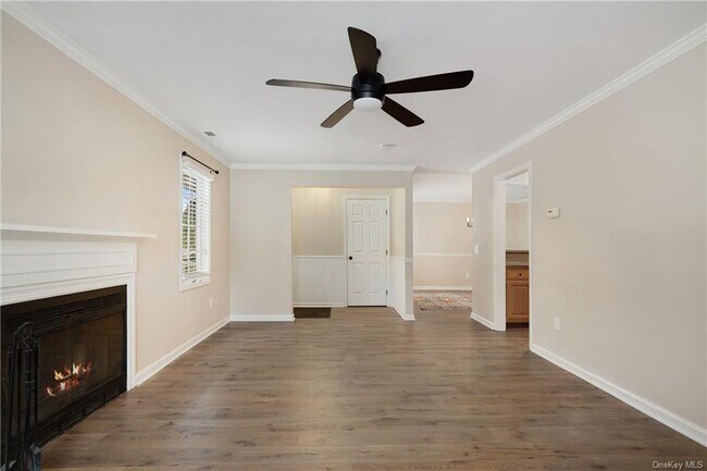 Building Photo - 1201 Nutmeg Dr