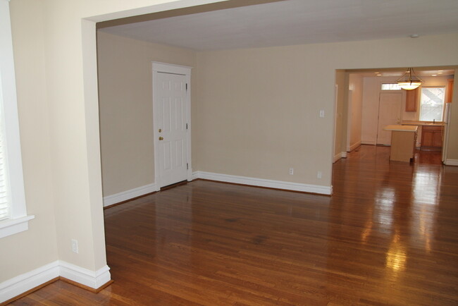 Building Photo - 847 Westgate Ave