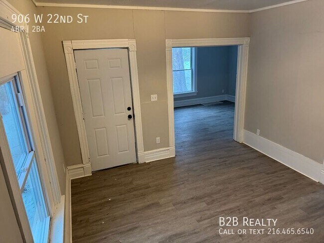 Foto del edificio - 906 W 22nd St