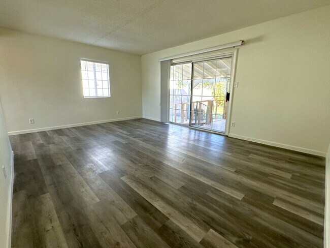 Foto del edificio - Modern Elegance and Tranquility: Remodeled...