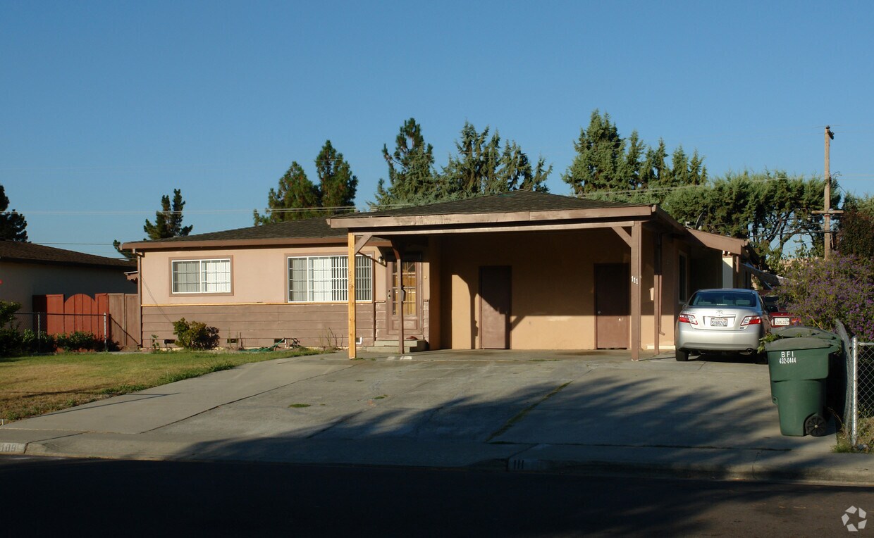 Primary Photo - 109-111 Fanyon Rd