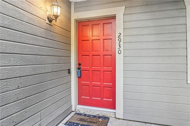 Building Photo - 2930 Torreya Way SE