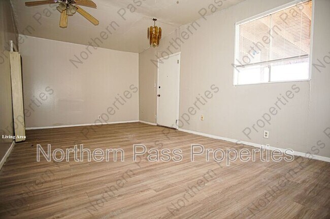Building Photo - 7161 Dale Rd