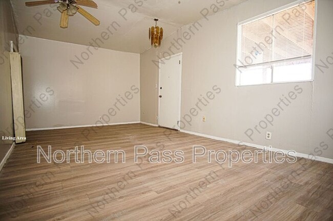 Foto del edificio - 7161 Dale Rd