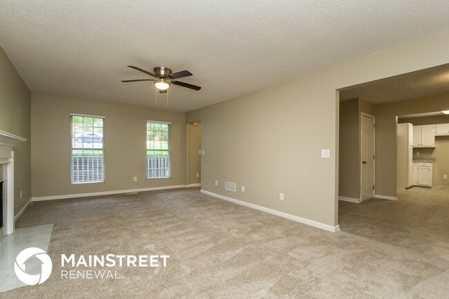 Building Photo - 278 Castleair Dr NE