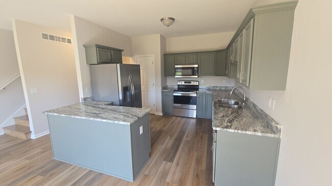 Foto del edificio - 3-Bedroom Townhome Available Now!
