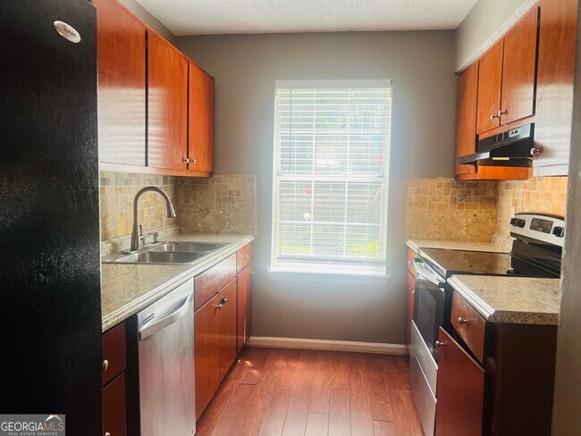 Foto del edificio - 5313 Waverly Trce