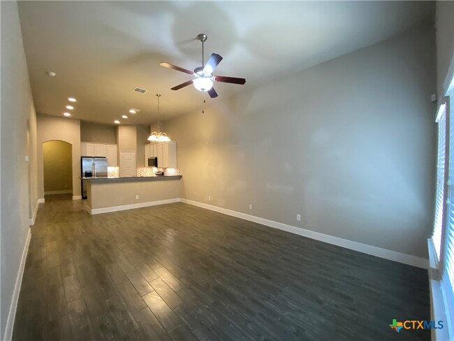 Building Photo - 1247 FM306