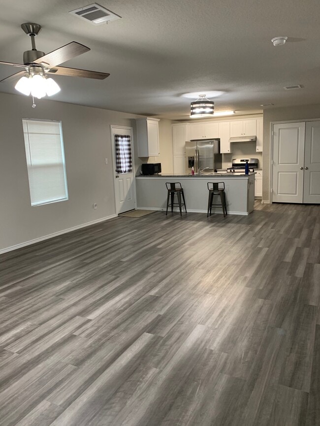 Building Photo - 4114 Mesa Cove