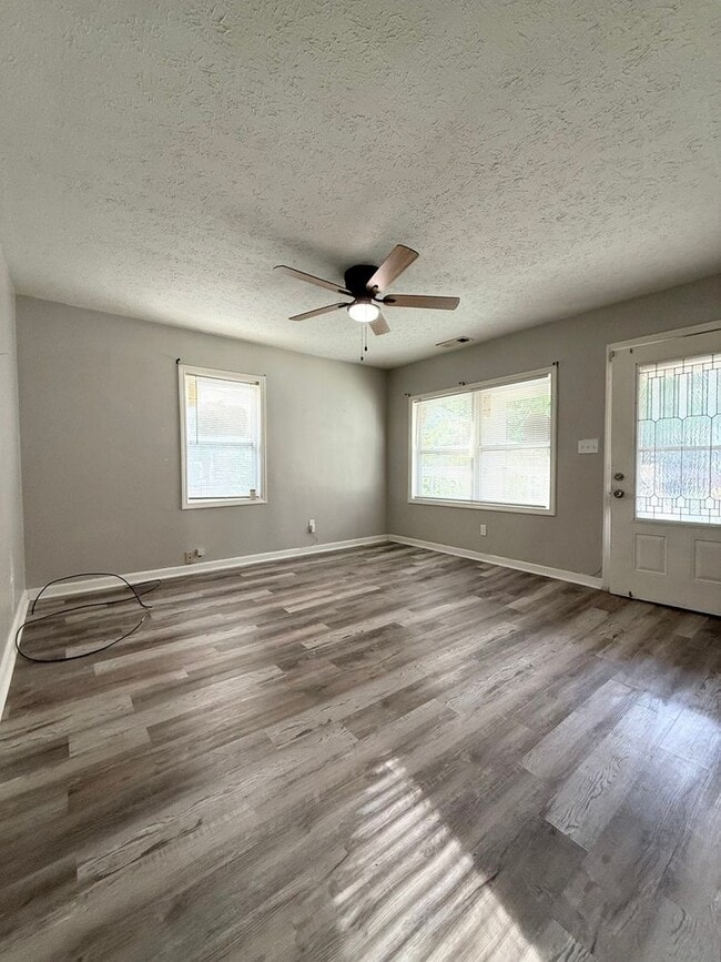 Building Photo - Charming 3BR House in Columbus