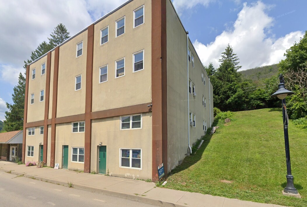 Primary Photo - Chesterbrook Apartments
